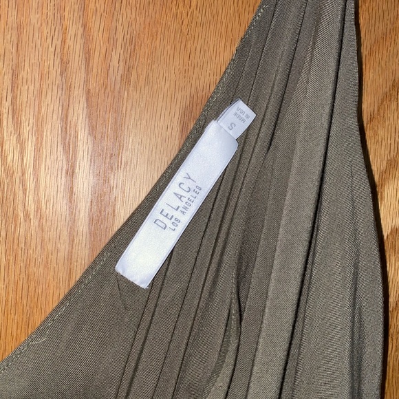 Delacy Olive Green Plunge Jumpsuit with Slits - Picture 5 of 5